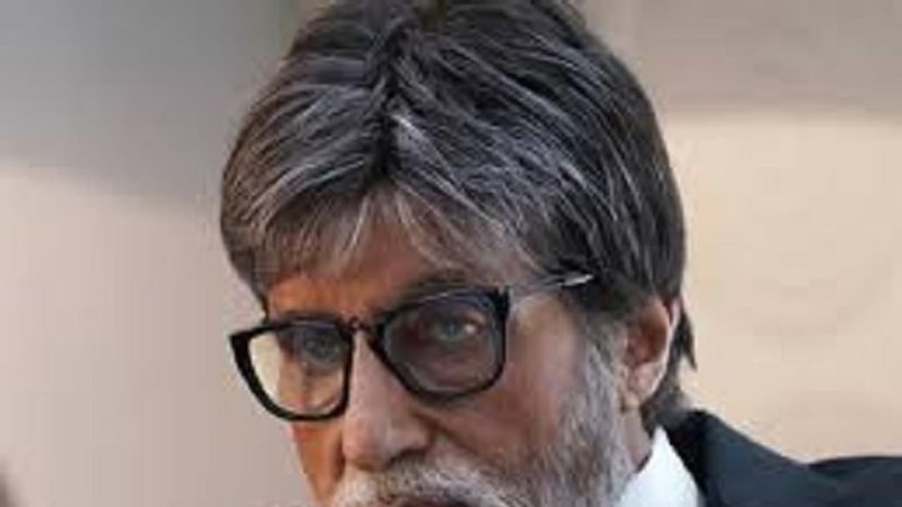 ஒரே டேக்கில் 14 நிமிடக்காட்சி...படப்பிடிப்புக் குழுவினரை வியப்பில் ஆழ்த்திய அமிதாப் பச்சன்... ஒரே டேக்கில் 14 நிமிடக்காட்சி...படப்பிடிப்புக் குழுவினரை வியப்பில் ஆழ்த்திய அமிதாப் பச்சன்...