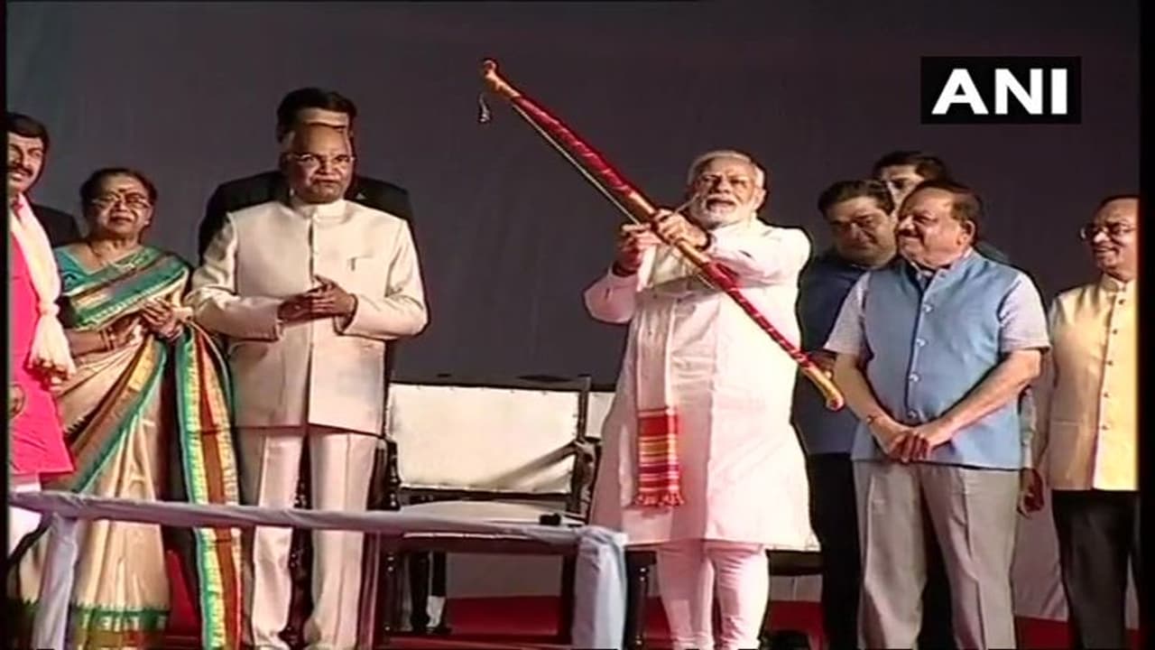 ರಾಮಲೀಲಾ ಮೈದಾನದಲ್ಲಿ ದಸರಾ: ಮೋದಿ, ಕೋವಿಂದ್ ಭಾಗಿ ರಾಮಲೀಲಾ ಮೈದಾನದಲ್ಲಿ ದಸರಾ: ಮೋದಿ, ಕೋವಿಂದ್ ಭಾಗಿ