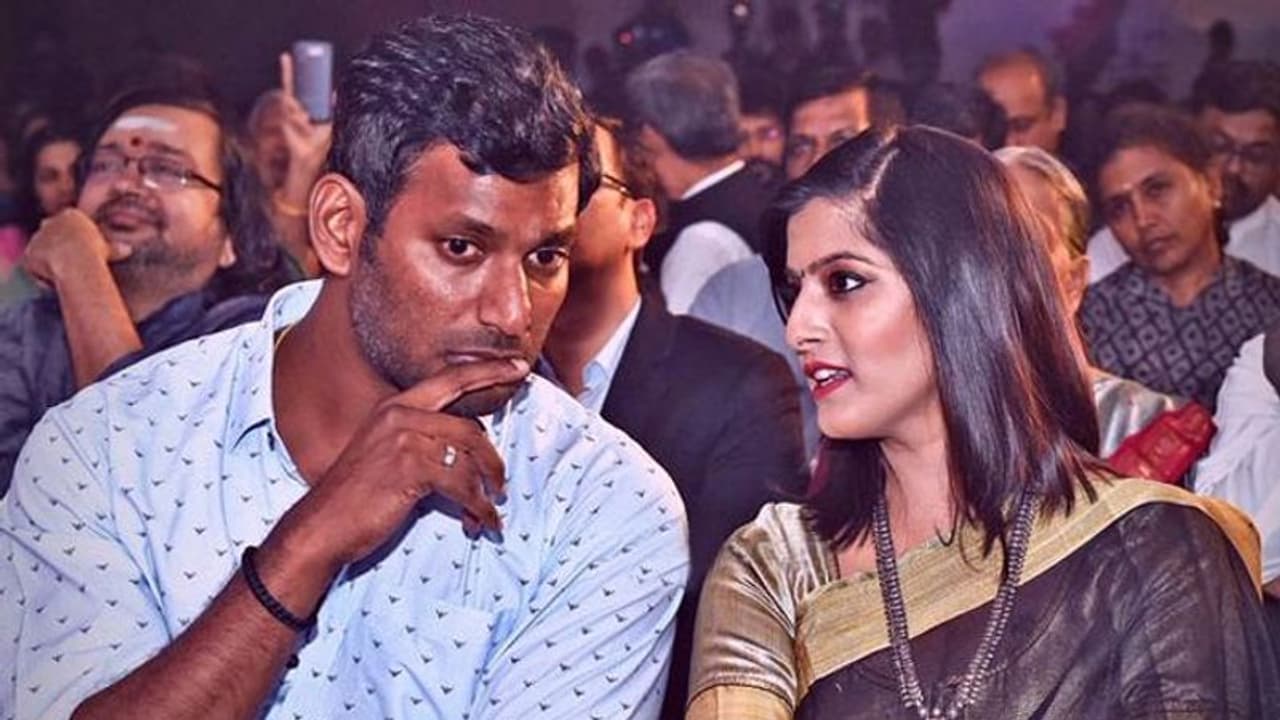 విశాల్ ని పెళ్లి చేసుకోమని చాలా సార్లు చెప్పా.. హీరోయిన్ కామెంట్స్! విశాల్ ని పెళ్లి చేసుకోమని చాలా సార్లు చెప్పా.. హీరోయిన్ కామెంట్స్!