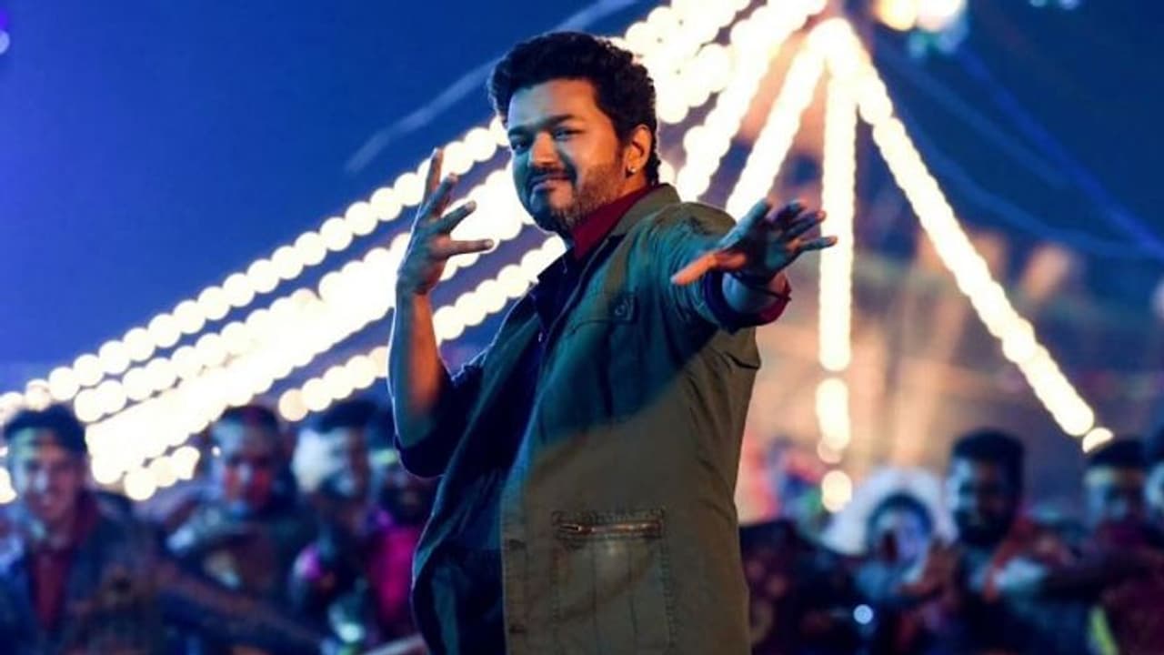 Amidst plagiarism claims, Vijay's Sarkar may screen earlier than expected