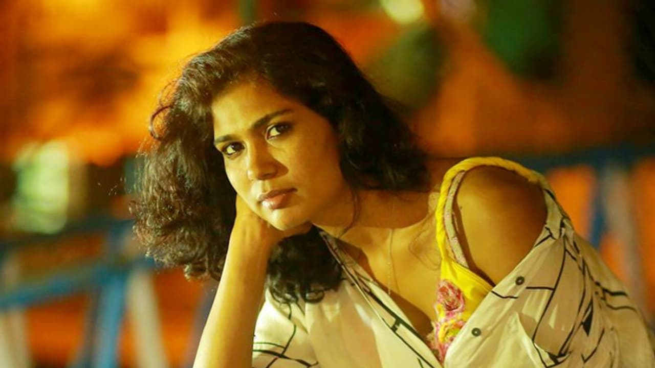 കുട്ടികൾക്ക് മുന്നിൽ നഗ്നതാപ്രദര്ശനം: രഹ്ന ഫാത്തിമയുടെ മുൻകൂർ ജാമ്യാപേക്ഷ സുപ്രീം കോടതിയും തള്ളി കുട്ടികൾക്ക് മുന്നിൽ നഗ്നതാപ്രദര്ശനം: രഹ്ന ഫാത്തിമയുടെ മുൻകൂർ ജാമ്യാപേക്ഷ സുപ്രീം കോടതിയും തള്ളി