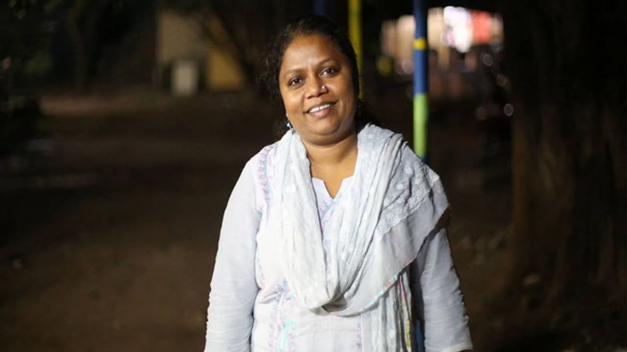 ജനിച്ചത് കാമാത്തിപുരയില്, കണ്ടത് കരളുരുകുന്ന കാഴ്ചകള്; ഇന്ന്, ഒരുപാട് പേര്ക്ക് താങ്ങാണ് ജനിച്ചത് കാമാത്തിപുരയില്, കണ്ടത് കരളുരുകുന്ന കാഴ്ചകള്; ഇന്ന്, ഒരുപാട് പേര്ക്ക് താങ്ങാണ്