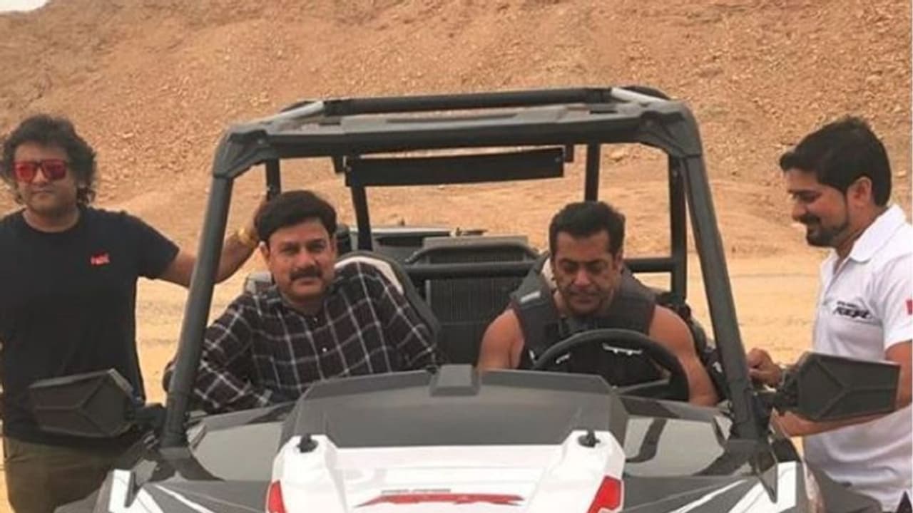 ದುಬೈನಲ್ಲಿ ಆಫ್ ರೋಡ್ ಡ್ರೈವಿಂಗ್ ಹೇಗಿತ್ತು ಸಲ್ಮಾನ್ ಖಾನ್ ಸಾಹಸ? ದುಬೈನಲ್ಲಿ ಆಫ್ ರೋಡ್ ಡ್ರೈವಿಂಗ್ ಹೇಗಿತ್ತು ಸಲ್ಮಾನ್ ಖಾನ್ ಸಾಹಸ?