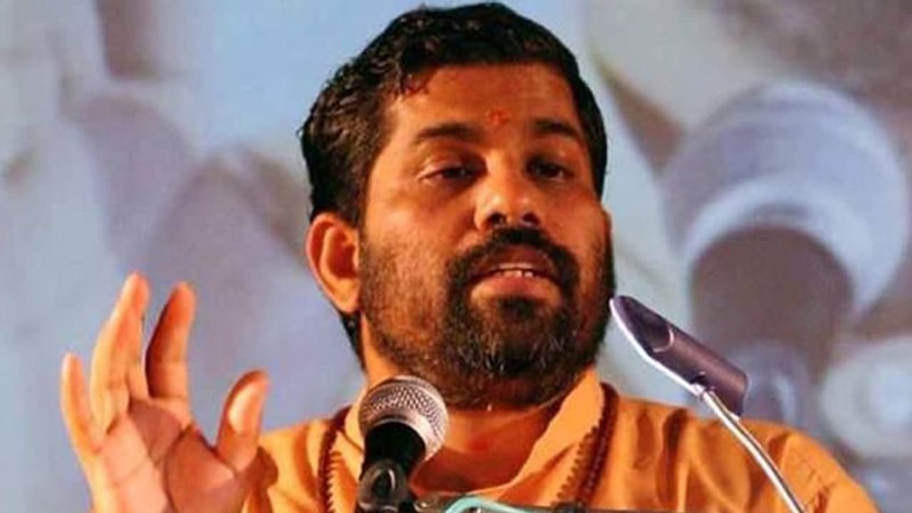 'സംഘികള് പി കെ ഷിബുവിനെ കാണുമ്പോള് മനുഷ്യര് കാണുക സ്വാമിയെ'; പരിഹാസവുമായി സ്വാമി സന്ദീപാനന്ദ ഗിരി 'സംഘികള് പി കെ ഷിബുവിനെ കാണുമ്പോള് മനുഷ്യര് കാണുക സ്വാമിയെ'; പരിഹാസവുമായി സ്വാമി സന്ദീപാനന്ദ ഗിരി