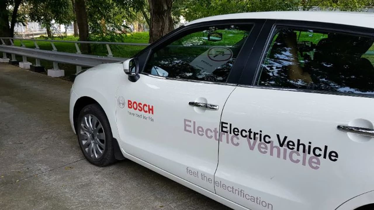 ನಿಮ್ಮ ಕಾರನ್ನ ಎಲೆಕ್ಟ್ರಿಕ್ ಕಾರಾಗಿ ಬದಲಾಯಿಸಬಹುದು ಇಲ್ಲಿದೆ ಸುಲಭ ವಿಧಾನ ನಿಮ್ಮ ಕಾರನ್ನ ಎಲೆಕ್ಟ್ರಿಕ್ ಕಾರಾಗಿ ಬದಲಾಯಿಸಬಹುದು ಇಲ್ಲಿದೆ ಸುಲಭ ವಿಧಾನ