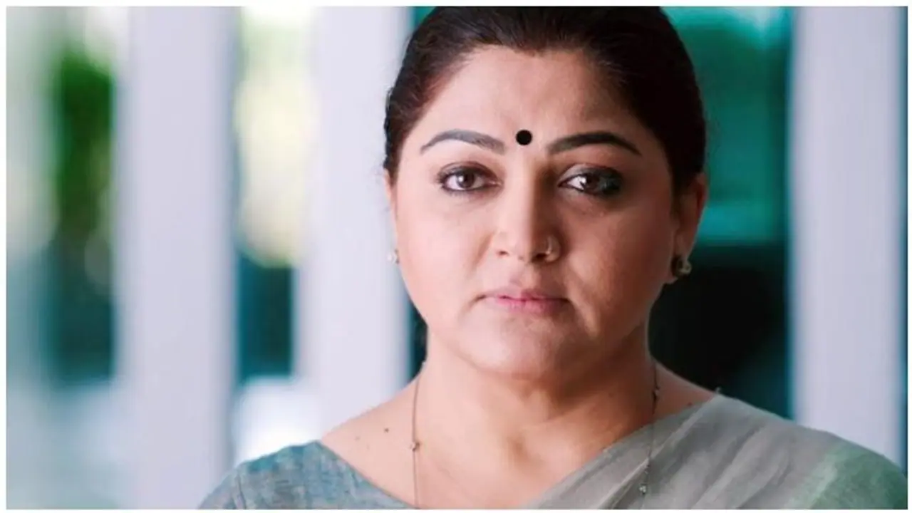 ஷ்ஷ்...யப்பா... ஒரு ட்வீட் போட்டது குத்தமாயா?... நடிகை குஷ்புவை டுவிட்டரில் ரவுண்டு கட்டும் நெட்டிசன்கள்...!