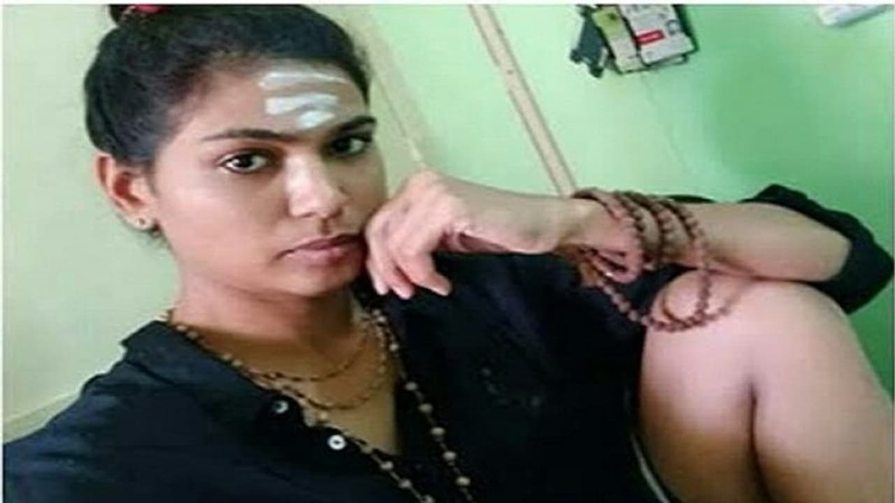 BSNL ನಿಂದ ರೆಹನಾ ಫಾತಿಮಾ ಸಸ್ಪೆಂಡ್ BSNL ನಿಂದ ರೆಹನಾ ಫಾತಿಮಾ ಸಸ್ಪೆಂಡ್