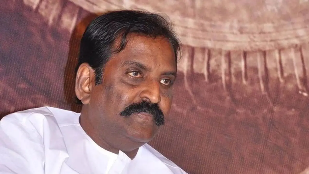 ’காதலி காத்திருக்கிறாள் கண்ணீரோடு...’விம்மி வெடித்து கண்ணீர் விடும் கவிப்பேரரசு வைரமுத்து..!