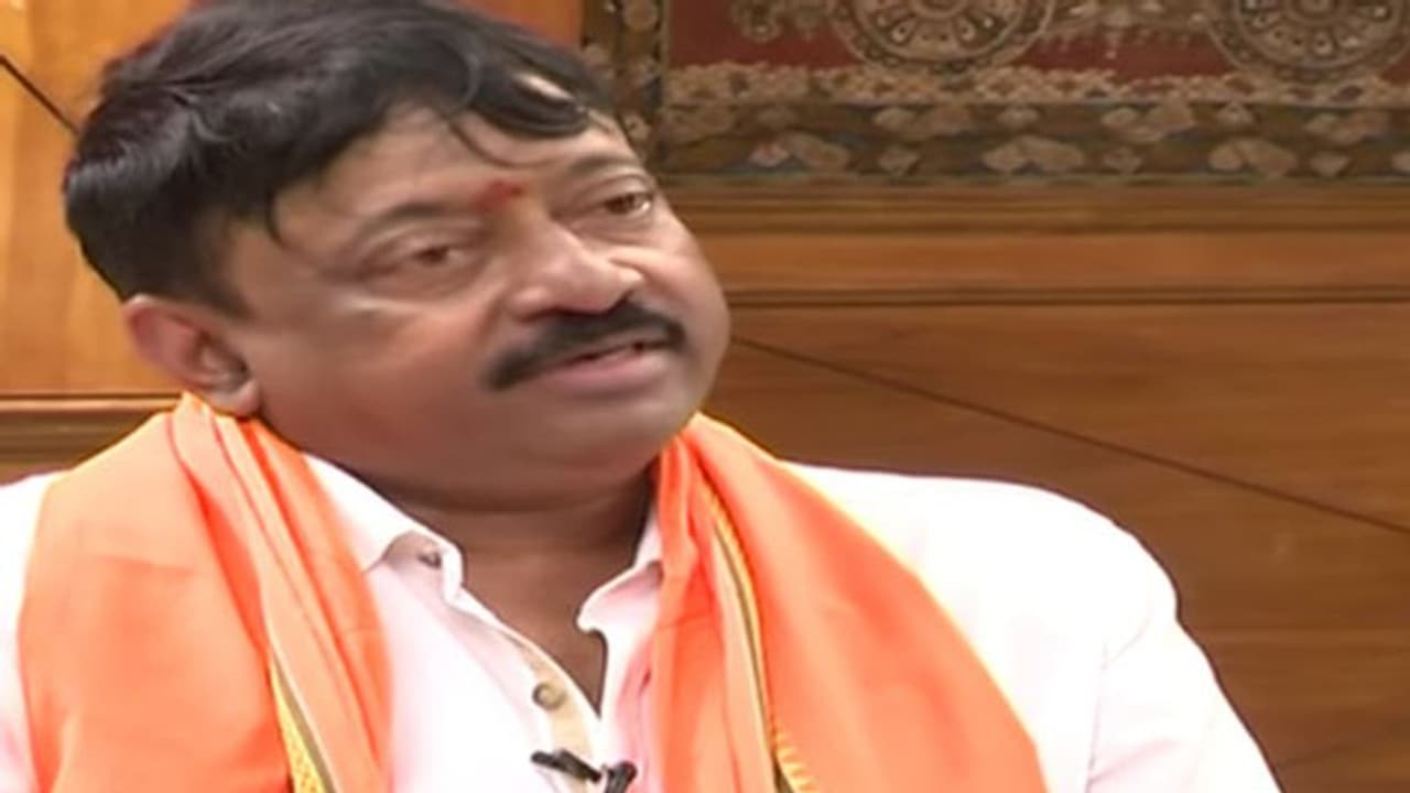 నేనెప్పుడూ దేవుడిని తిట్టలేదు.. క్లారిటీ ఇచ్చిన ఆర్జీవీ! నేనెప్పుడూ దేవుడిని తిట్టలేదు.. క్లారిటీ ఇచ్చిన ఆర్జీవీ!