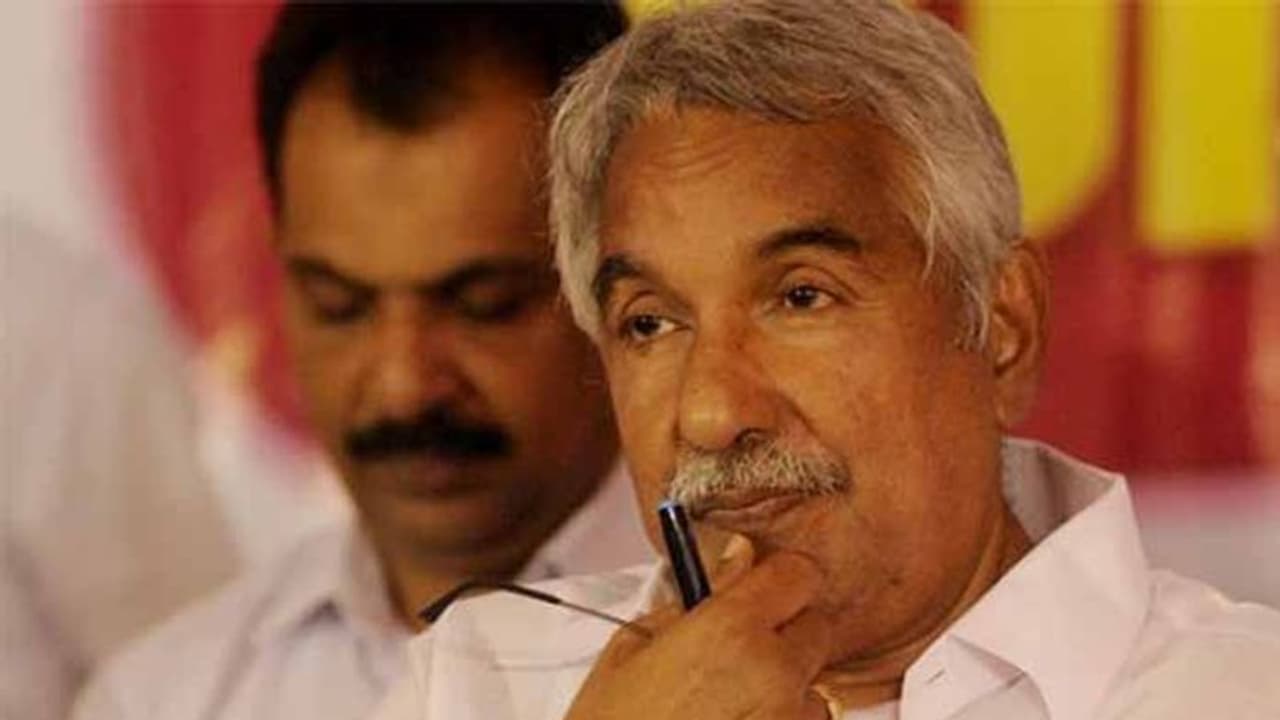 #Mee Too ప్రకంపనలు..కేరళ మాజీ సీఎం ఉమెన్ చాందీపై లైంగిక వేధింపుల కేసు #Mee Too ప్రకంపనలు..కేరళ మాజీ సీఎం ఉమెన్ చాందీపై లైంగిక వేధింపుల కేసు