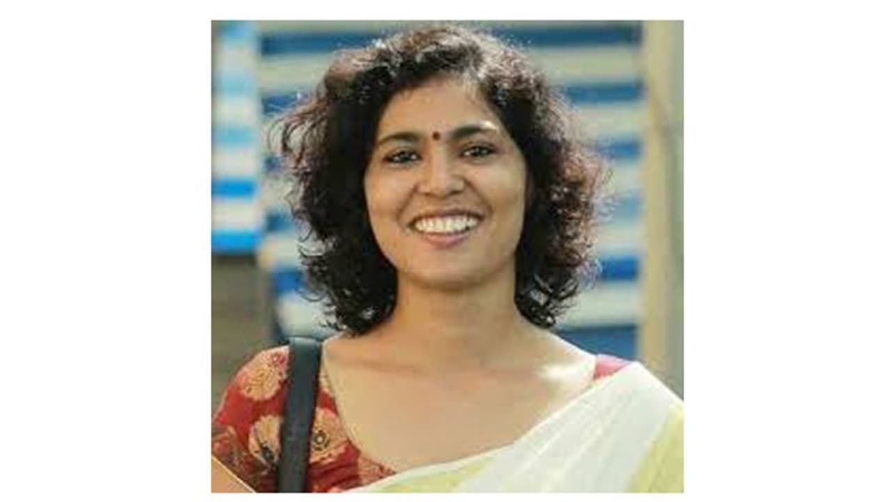 കുട്ടികൾക്ക് മുന്നിൽ നഗ്നതാ പ്രദർശനം; രഹ്നാ ഫാത്തിമയുടെ മുന്കൂര് ജാമ്യഹര്ജി ഇന്ന് പരിഗണിക്കും കുട്ടികൾക്ക് മുന്നിൽ നഗ്നതാ പ്രദർശനം; രഹ്നാ ഫാത്തിമയുടെ മുന്കൂര് ജാമ്യഹര്ജി ഇന്ന് പരിഗണിക്കും