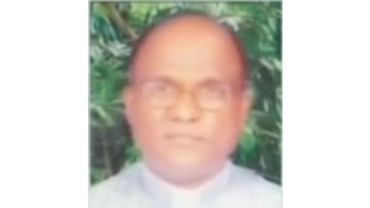 ഫാദര് കുര്യാക്കോസിന്റെ മൃതദേഹം നാട്ടിലെത്തിച്ചു ഫാദര് കുര്യാക്കോസിന്റെ മൃതദേഹം നാട്ടിലെത്തിച്ചു