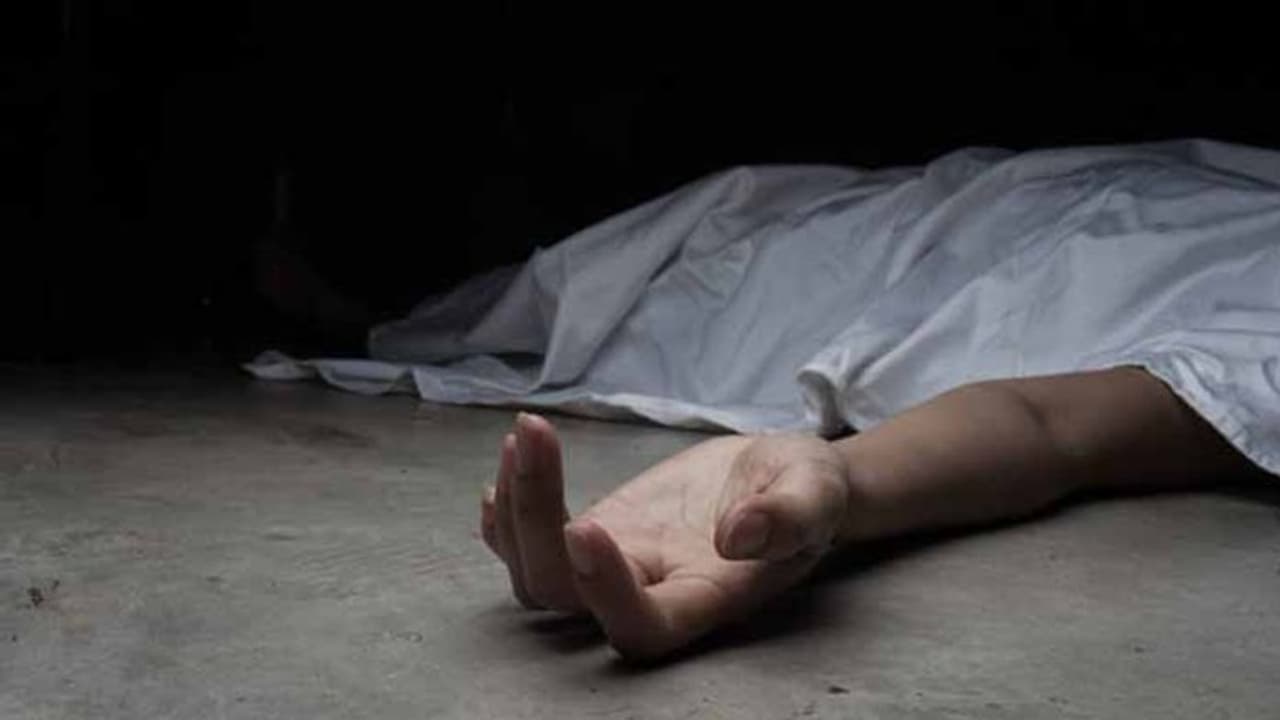 భార్యను చంపి.. రెండు రాత్రులు శవంతో జాగారం చేసిన భర్త భార్యను చంపి.. రెండు రాత్రులు శవంతో జాగారం చేసిన భర్త