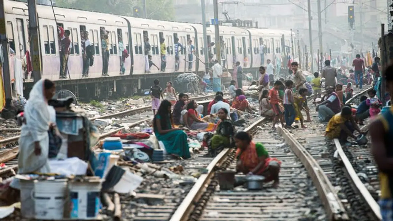 रेल की पटरियों से अतिक्रमण हटाने के लिए रेलवे चलाएगा देशव्यापी अभियान