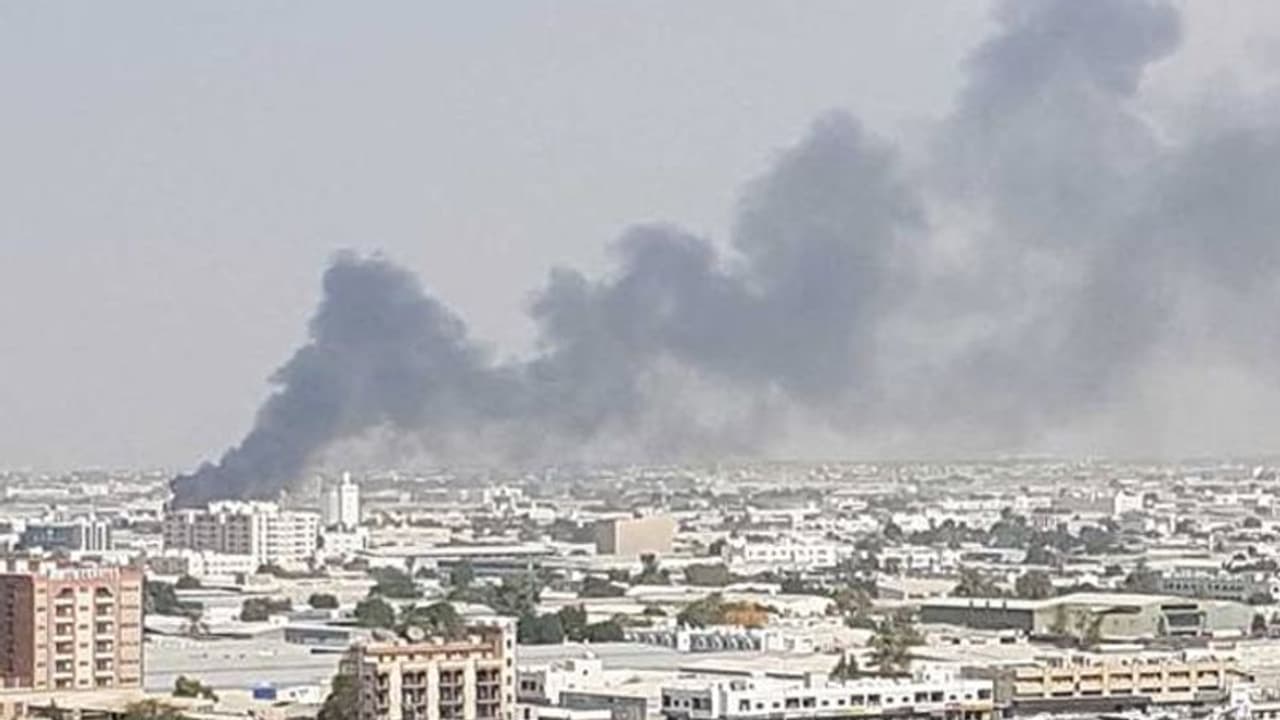 യുഎഇ യില് വന് തീ പിടുത്തം; 12 ഗോഡൗണുകള് കത്തിനശിച്ചു; കോടികളുടെ നഷ്ടം യുഎഇ യില് വന് തീ പിടുത്തം; 12 ഗോഡൗണുകള് കത്തിനശിച്ചു; കോടികളുടെ നഷ്ടം