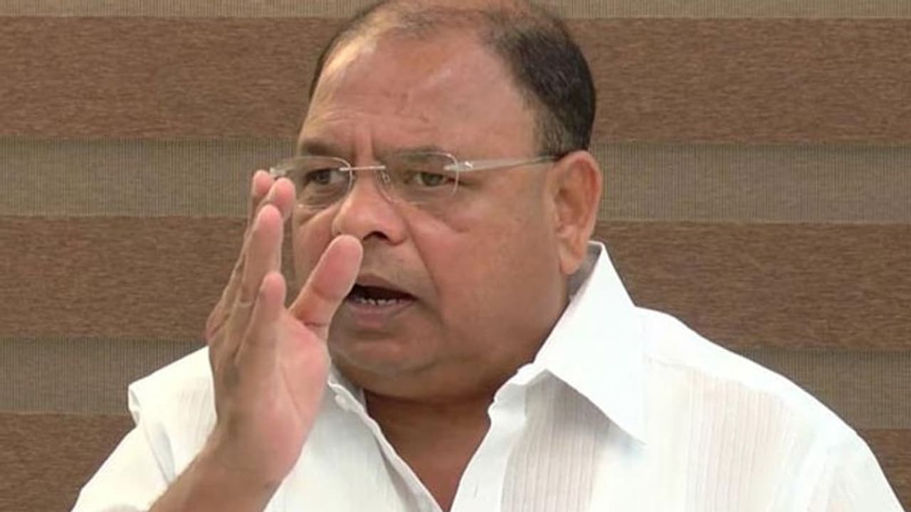 தினகரனின் ஆசைப்படித்தான் அ.ம.மு.க.வினர் எடப்பாடியிடம் இணைகிறார்கள்: வெற்றிவேல் உடைக்கும் புதிர்...! தினகரனின் ஆசைப்படித்தான் அ.ம.மு.க.வினர் எடப்பாடியிடம் இணைகிறார்கள்: வெற்றிவேல் உடைக்கும் புதிர்...!