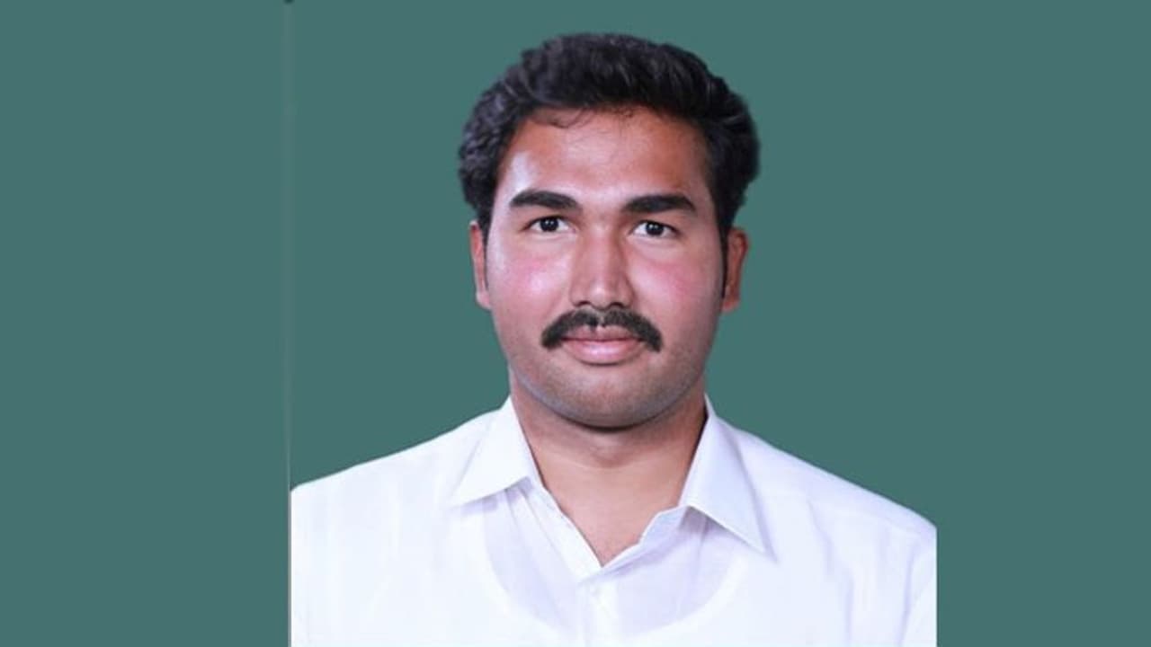 " Saddist முதல்வர் மு.க ஸ்டாலின் ".. முதலமைச்சரை மோசமாக விமர்சித்த ஜெயக்குமார் மகன்.. " Saddist முதல்வர் மு.க ஸ்டாலின் ".. முதலமைச்சரை மோசமாக விமர்சித்த ஜெயக்குமார் மகன்..