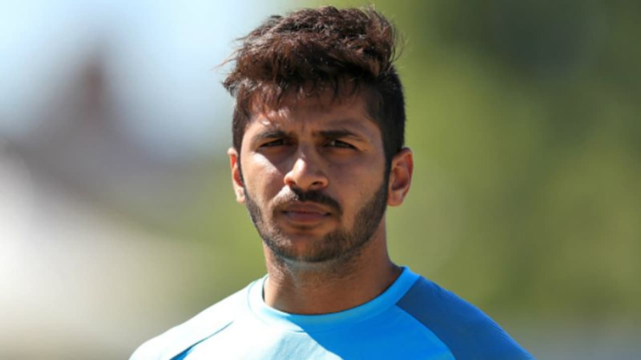 ಸೈನಿ ಬದಲು ದುಬಾರಿ ಶಾರ್ದೂಲ್‌ಗೆ ಸ್ಥಾನ; ಕೊಹ್ಲಿ ವಿರುದ್ಧ ಫ್ಯಾನ್ಸ್ ಗರಂ!