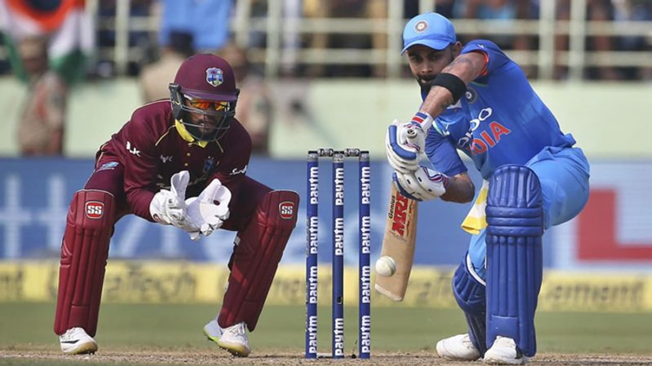 ಕೊಹ್ಲಿ ಇರೋದೇ ತೆಂಡುಲ್ಕರ್ ದಾಖಲೆ ಮುರಿಯೋದಕ್ಕಾ..? ಕೊಹ್ಲಿ ಇರೋದೇ ತೆಂಡುಲ್ಕರ್ ದಾಖಲೆ ಮುರಿಯೋದಕ್ಕಾ..?