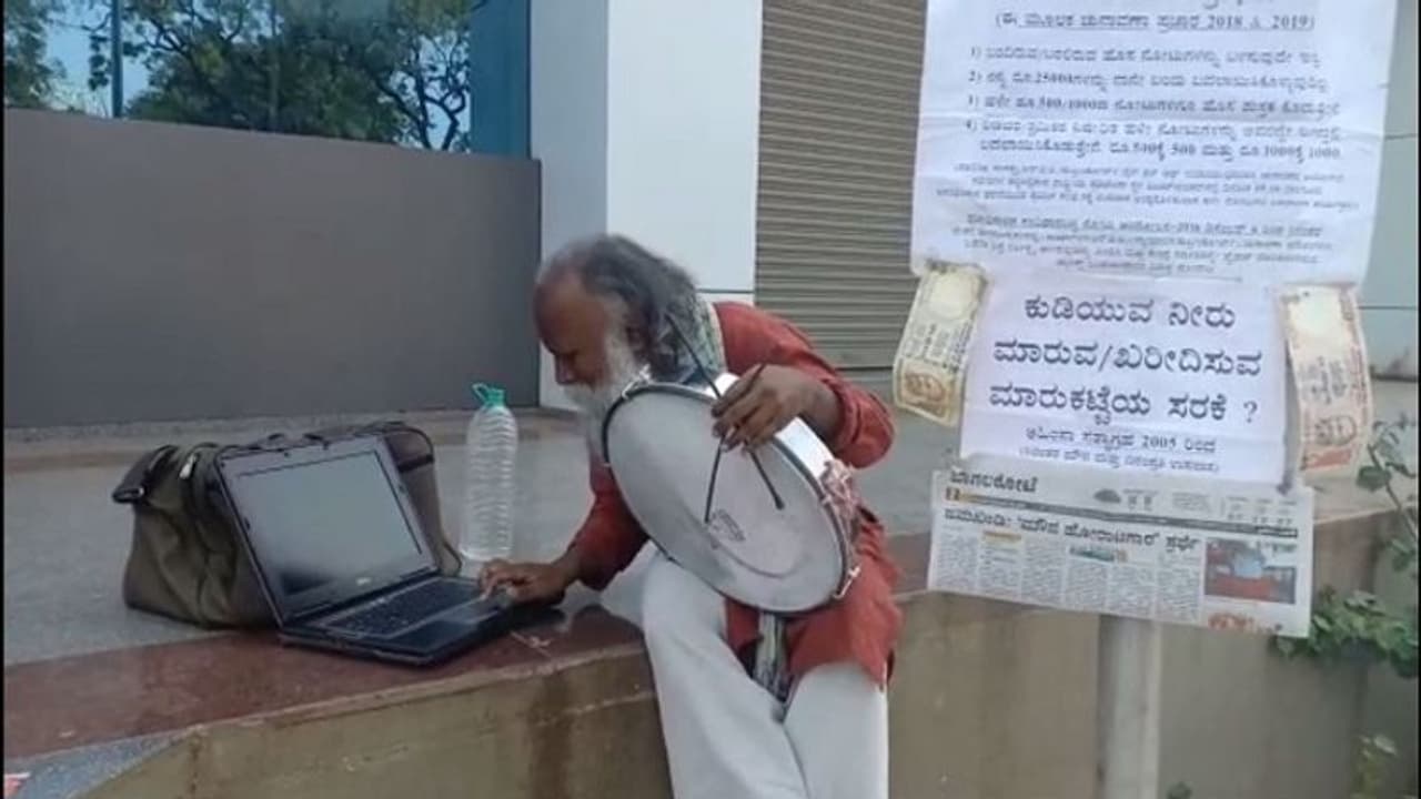 ಚಪ್ಪಲಿಯೇ ಹಾಕದ ಪಕ್ಷೇತರ ಅಭ್ಯರ್ಥಿ ಅಂಬ್ರೋಸ್ ಗೆ ಚಪ್ಪಲಿಯ ಚಿಹ್ನೆ! ಚಪ್ಪಲಿಯೇ ಹಾಕದ ಪಕ್ಷೇತರ ಅಭ್ಯರ್ಥಿ ಅಂಬ್ರೋಸ್ ಗೆ ಚಪ್ಪಲಿಯ ಚಿಹ್ನೆ!