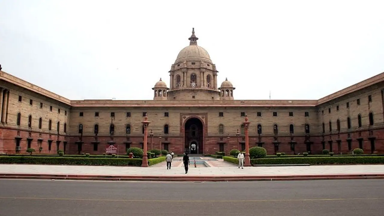 रक्षा मंत्रालय की प्रवक्ता ने पूर्व नौसेना प्रमुख  पर साधा निशाना, फिर ट्वीट डिलीट किया