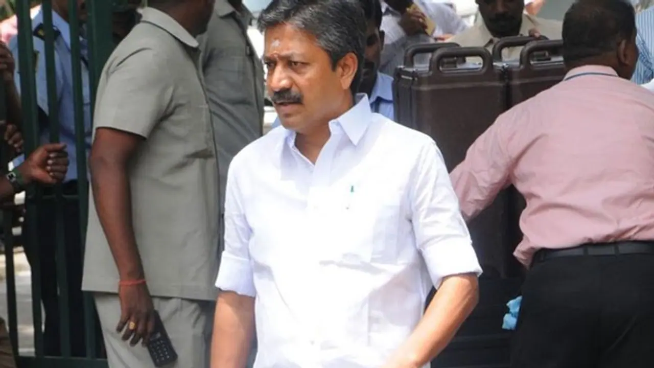 சி.வி.சண்முகம் உடல்நிலை குறித்து வதந்தி... விளக்கமளித்த அமைச்சர் தரப்பு..!