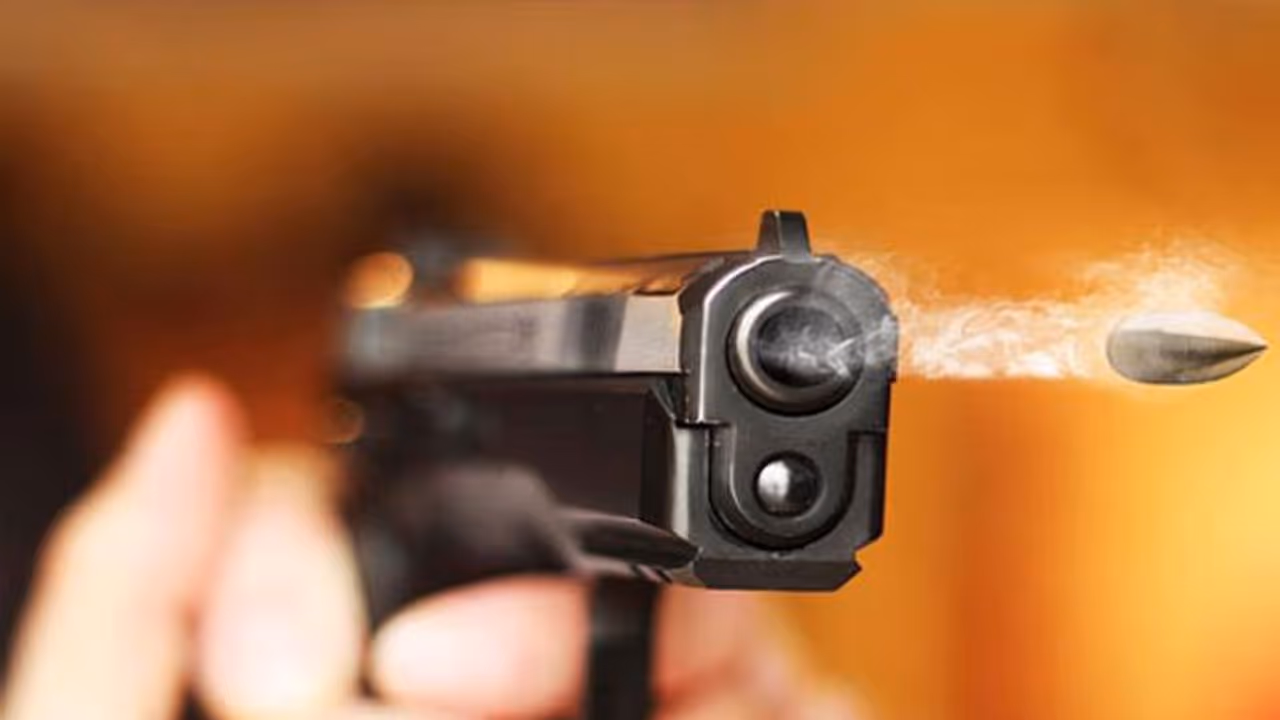 ഉത്തർപ്രദേശിൽ നഗരസഭാ ചെയർമാൻ വെടിയേറ്റു മരിച്ചു ഉത്തർപ്രദേശിൽ നഗരസഭാ ചെയർമാൻ വെടിയേറ്റു മരിച്ചു