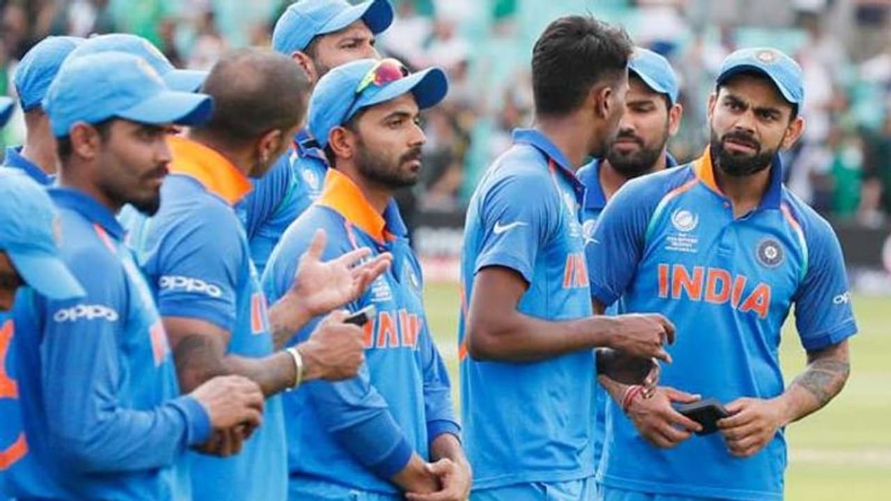 ముచ్చటగా మూడోసారి: 321 రన్స్ కొడితే.. భారత్ ఓడిపోతుందా..? ముచ్చటగా మూడోసారి: 321 రన్స్ కొడితే.. భారత్ ఓడిపోతుందా..?