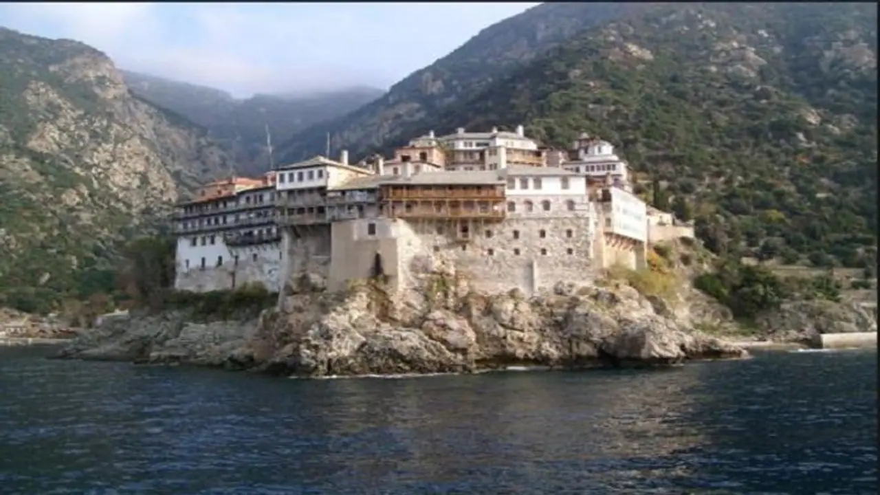 ಈ ದೇಶದಲ್ಲಿ ಹೆಣ್ಣು ಜೀವಕ್ಕೆ ಪ್ರವೇಶವೇ ಇಲ್ಲ! ಯಾಕೀ ವಿಚಿತ್ರ ನಿರ್ಬಂಧ? ಈ ದೇಶದಲ್ಲಿ ಹೆಣ್ಣು ಜೀವಕ್ಕೆ ಪ್ರವೇಶವೇ ಇಲ್ಲ! ಯಾಕೀ ವಿಚಿತ್ರ ನಿರ್ಬಂಧ?