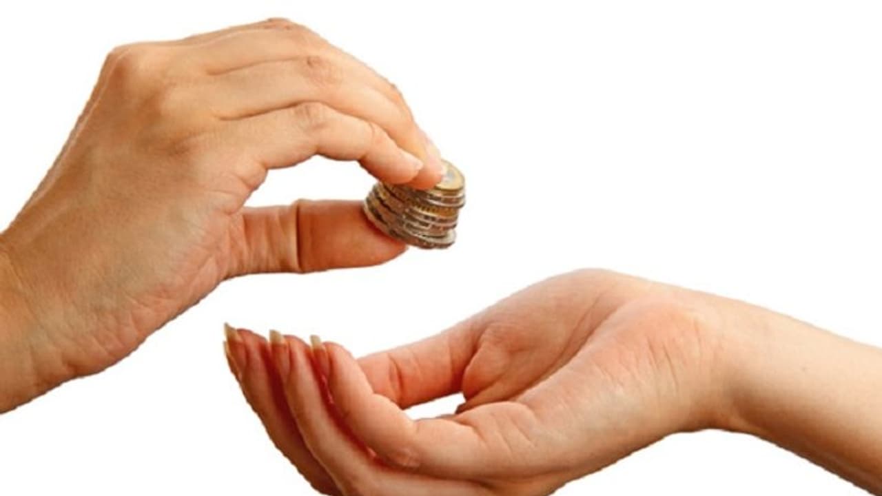 সন্ধ্যের পর এই কটি জিনিস কখনোই দান করবেন না, আসতে পারে চরম দুর্ভোগ সন্ধ্যের পর এই কটি জিনিস কখনোই দান করবেন না, আসতে পারে চরম দুর্ভোগ