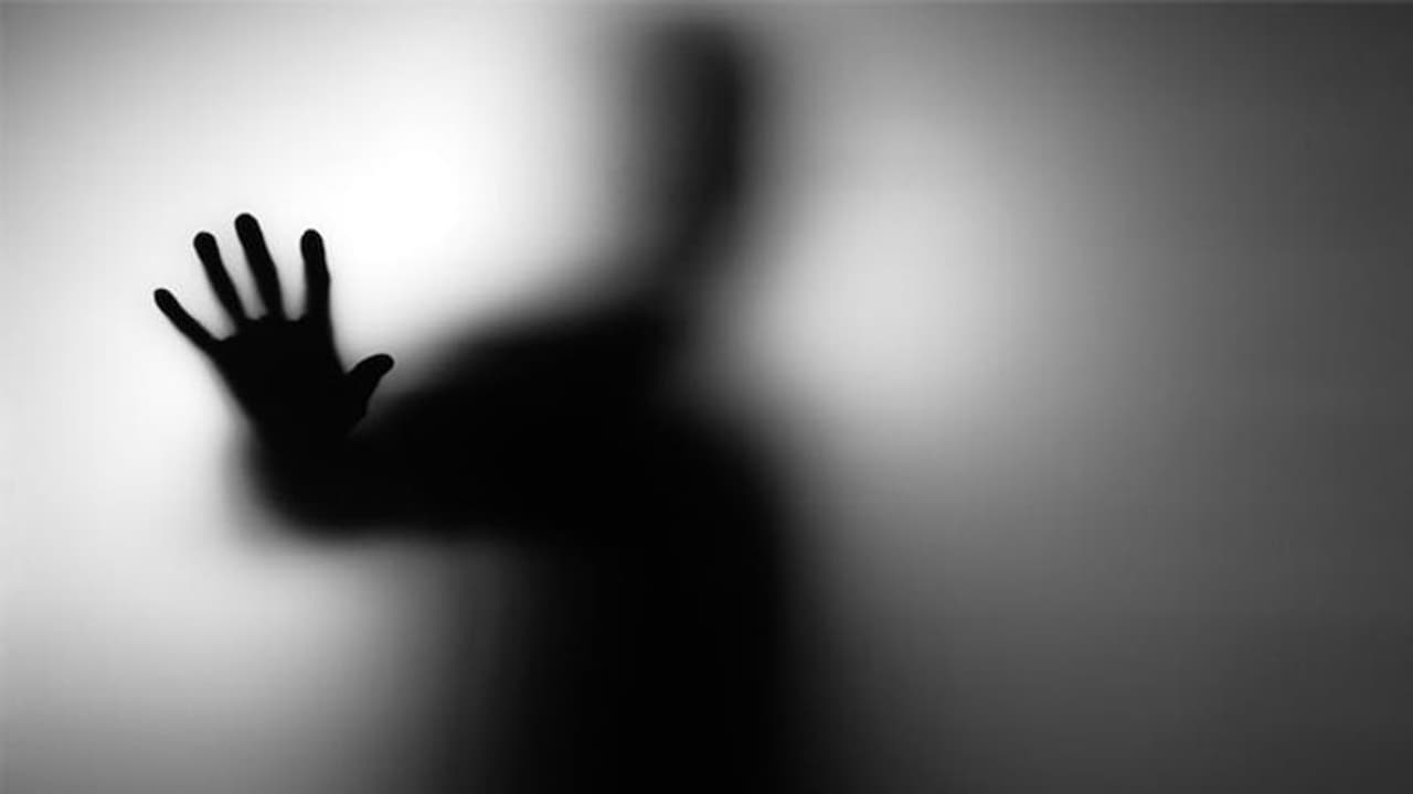 మీటూ సెగ: టాలీవుడ్ సీనియర్ హీరో పేరు బయటకు రానుందా? మీటూ సెగ: టాలీవుడ్ సీనియర్ హీరో పేరు బయటకు రానుందా?