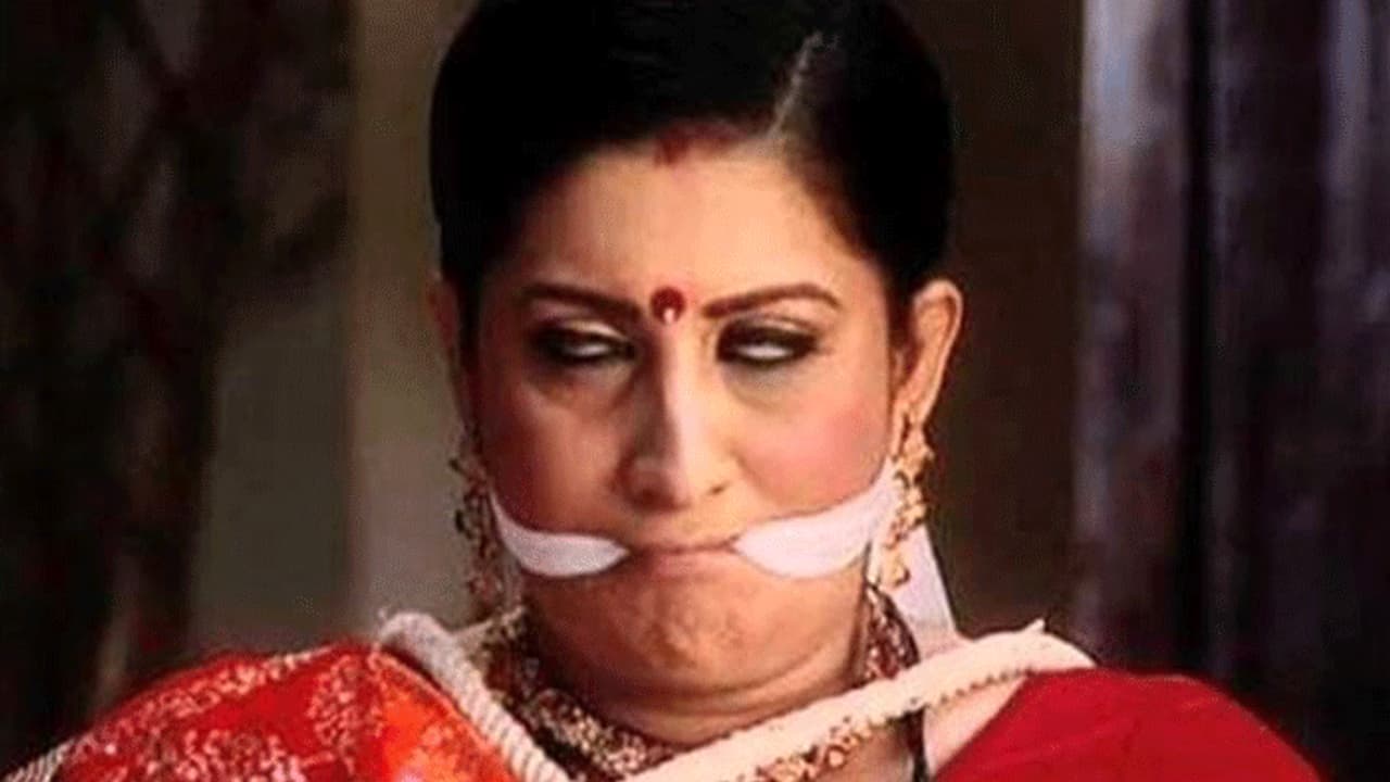 ಮಾತಾಡಿದ್ರೆ ಮಾತಾಡ್ದೆ ಅಂತಾರೆ: ಟ್ರೋಲಿಗರಿಗೆ ಸ್ಮೃತಿ ಈ ಪರಿ ಬೈತಾರೆ! ಮಾತಾಡಿದ್ರೆ ಮಾತಾಡ್ದೆ ಅಂತಾರೆ: ಟ್ರೋಲಿಗರಿಗೆ ಸ್ಮೃತಿ ಈ ಪರಿ ಬೈತಾರೆ!