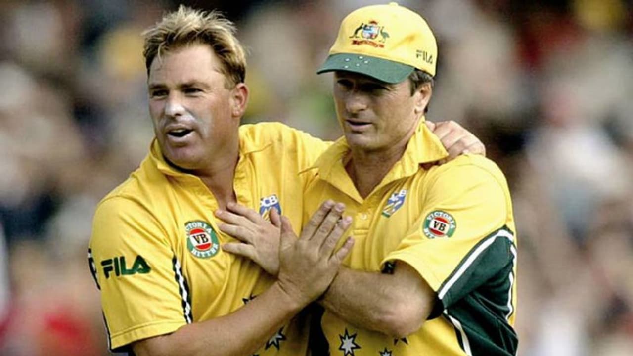 நான் என்ன நாய் மாதிரியா இருக்க முடியும்..? ஷேன் வார்னேவுக்கு ஸ்டீவ் வாக் பதிலடி நான் என்ன நாய் மாதிரியா இருக்க முடியும்..? ஷேன் வார்னேவுக்கு ஸ்டீவ் வாக் பதிலடி