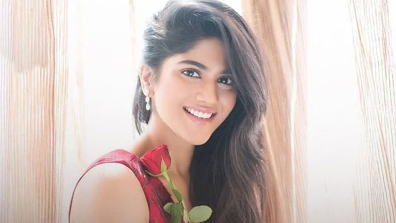 ఫ్లాప్ సుందరి లక్కు మాములుగా లేదు! ఫ్లాప్ సుందరి లక్కు మాములుగా లేదు!