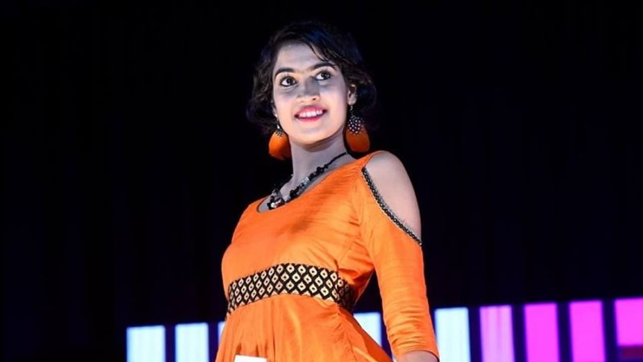 ಸಂದರ್ಶನ : ಕ್ಯಾನ್ಸರ್ ರೋಗಿಗಳಿಗಾಗಿ ಕೂದಲು ದಾನ ಮಾಡಿದ ಮಾಡೆಲ್ ಸಂದರ್ಶನ : ಕ್ಯಾನ್ಸರ್ ರೋಗಿಗಳಿಗಾಗಿ ಕೂದಲು ದಾನ ಮಾಡಿದ ಮಾಡೆಲ್