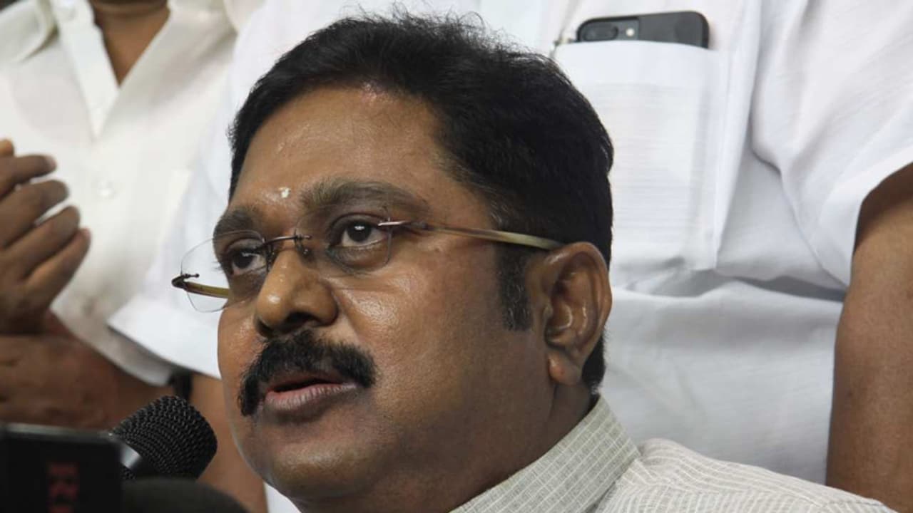 தொகுதிக்கு ரூ.5 கோடி! யாருகிட்ட இருக்கு ரூ.100 கோடி! புலம்பும் தினகரன்! தொகுதிக்கு ரூ.5 கோடி! யாருகிட்ட இருக்கு ரூ.100 கோடி! புலம்பும் தினகரன்!