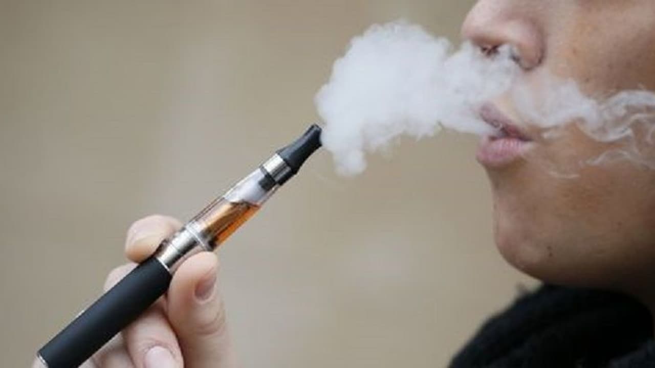 ಇ ಸಿಗರೇಟ್ ತರುತ್ತೆ ಜೀವಕ್ಕೆ ಕುತ್ತು ಇ ಸಿಗರೇಟ್ ತರುತ್ತೆ ಜೀವಕ್ಕೆ ಕುತ್ತು