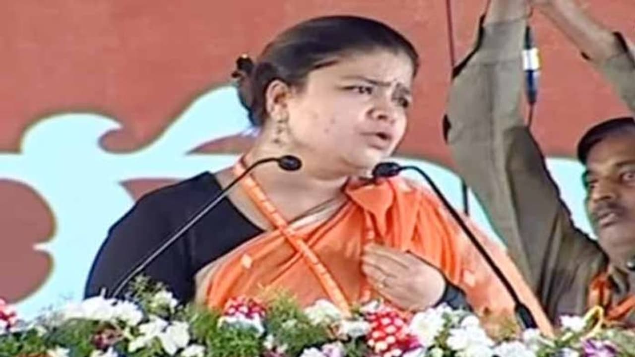 తెలంగాణ బిడ్డను.... ఆంధ్రా కోడలిని: పూనమ్ మహజన్