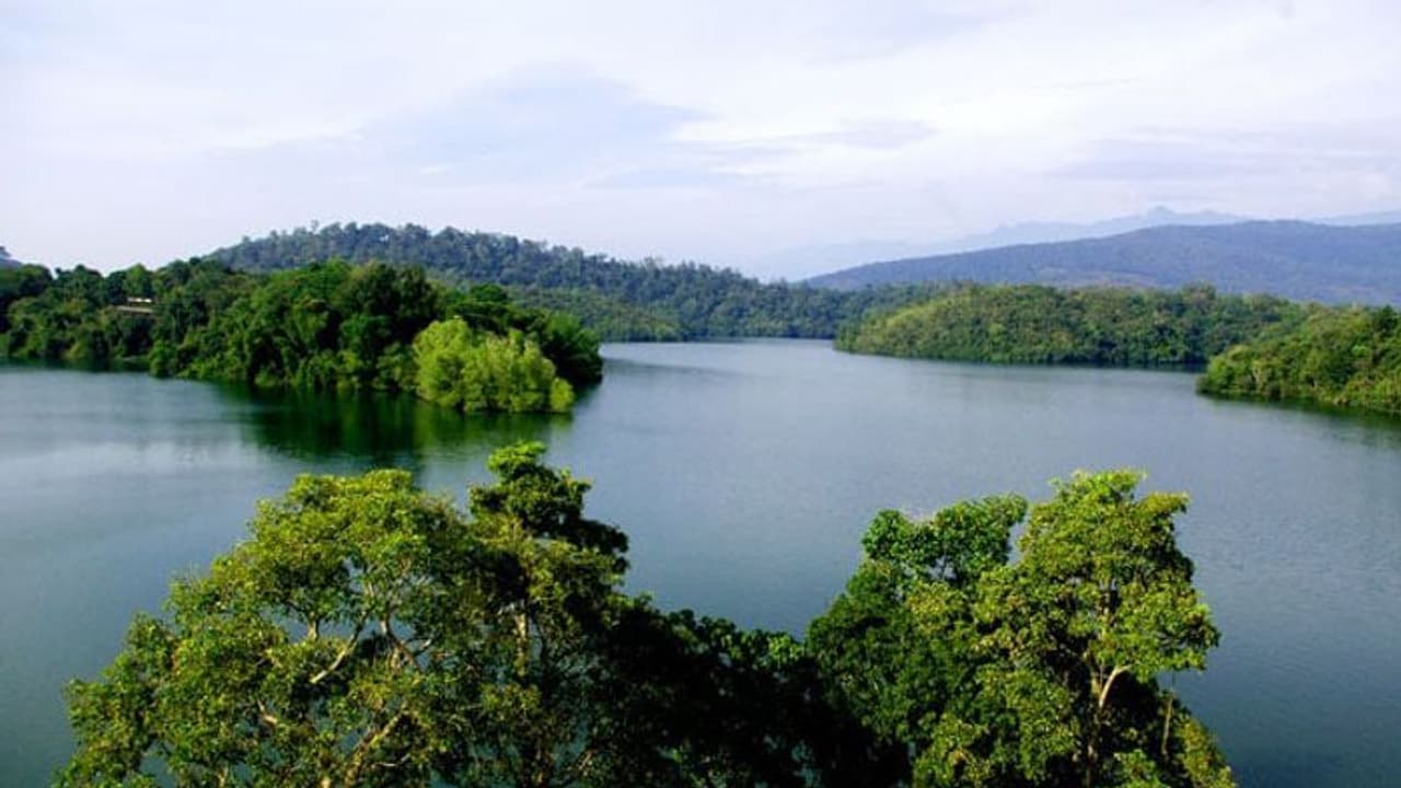 സംസ്ഥാനത്ത് ഇപ്പോൾ തുറന്നിരിക്കുന്ന അണക്കെട്ടുകൾ സംസ്ഥാനത്ത് ഇപ്പോൾ തുറന്നിരിക്കുന്ന അണക്കെട്ടുകൾ