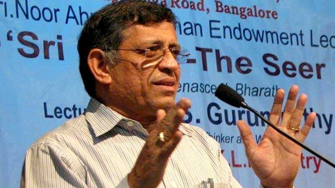 ஊழலில் அதிமுக திமுகவுக்கு வேறுபாடு இல்லை...!! ரஜினிக்காக தனி ரூட்டுபோட்டு கொடுத்த அடிட்டர் குருமூர்த்தி..!!