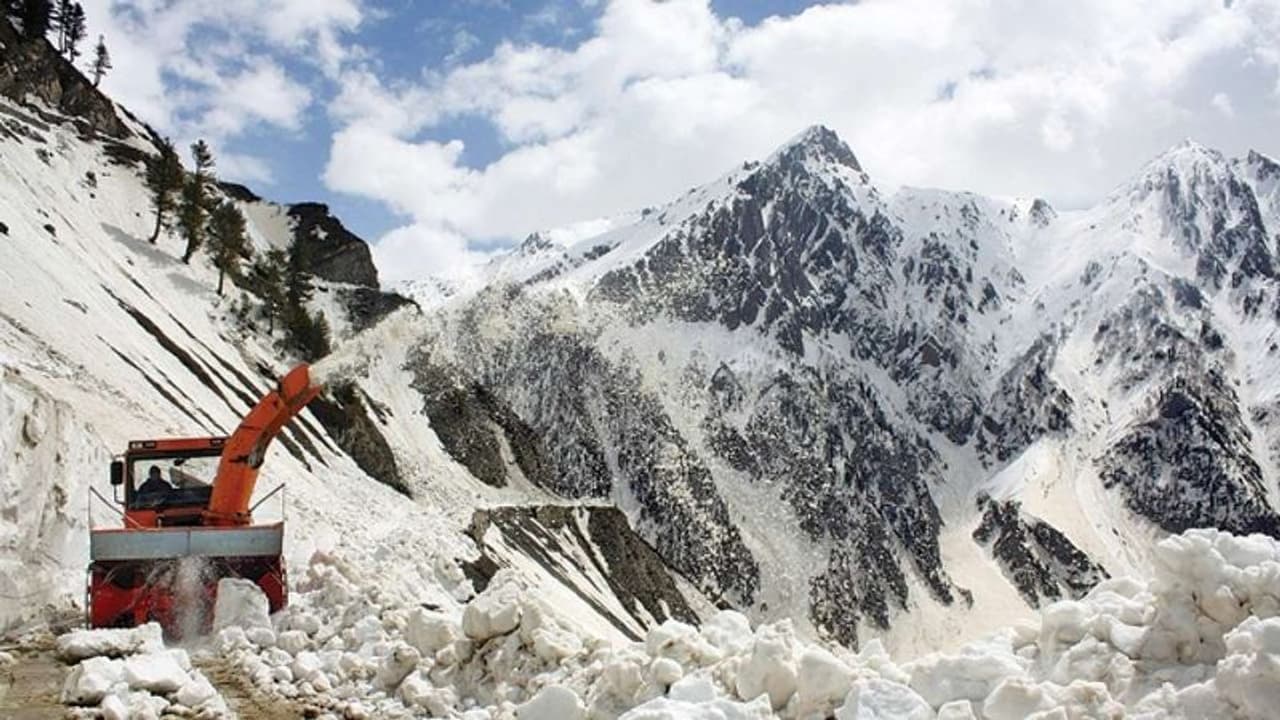 ರೈಲಿಗೂ ಬರಲಿದೆ ವಿಮಾನ ಮಾದರಿ ಆಧುನಿಕ ಬೋಗಿ ರೈಲಿಗೂ ಬರಲಿದೆ ವಿಮಾನ ಮಾದರಿ ಆಧುನಿಕ ಬೋಗಿ