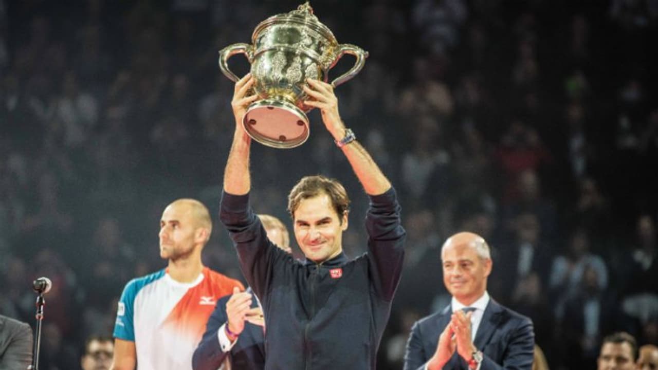 ಸ್ವಿಸ್ ಓಪನ್: 99ನೇ ಪ್ರಶಸ್ತಿಗೆ ಮುತ್ತಿಕ್ಕಿದ ಫೆಡರರ್ ಸ್ವಿಸ್ ಓಪನ್: 99ನೇ ಪ್ರಶಸ್ತಿಗೆ ಮುತ್ತಿಕ್ಕಿದ ಫೆಡರರ್