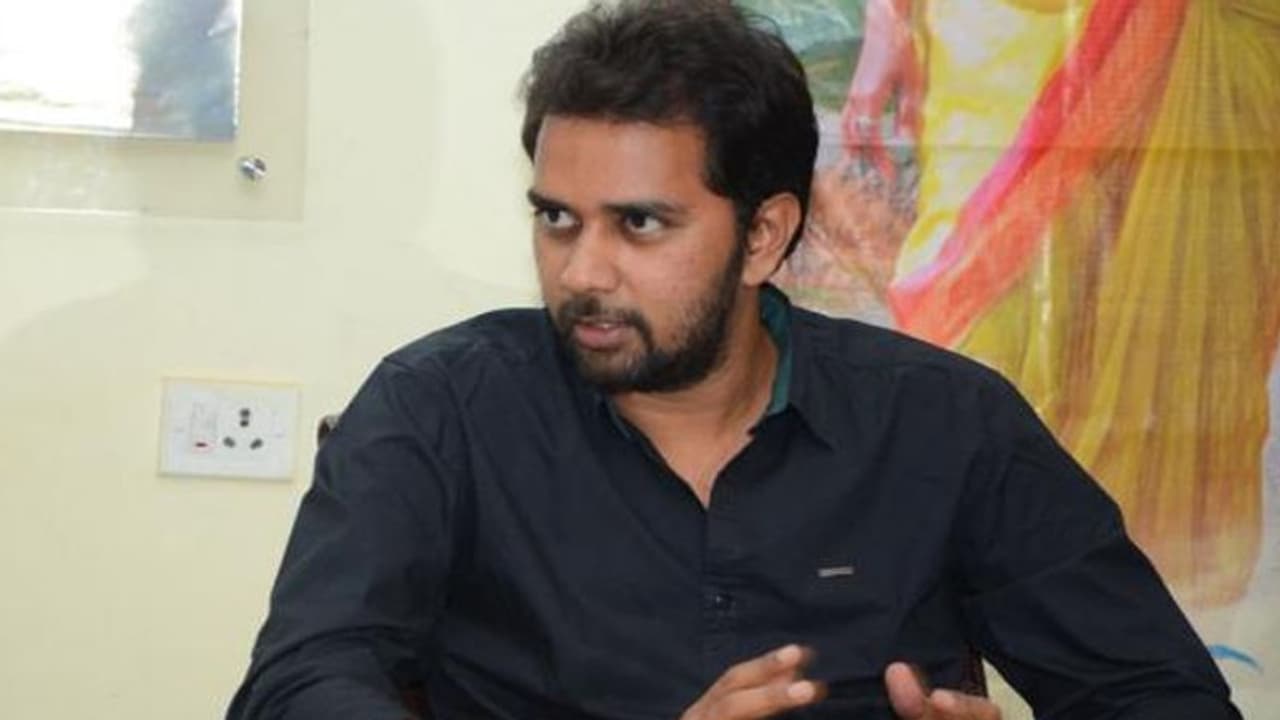 సవ్యసాచి హలో బ్రదర్ లా ఉంటుందా?.. క్లారిటీ ఇచ్చిన దర్శకుడు! సవ్యసాచి హలో బ్రదర్ లా ఉంటుందా?.. క్లారిటీ ఇచ్చిన దర్శకుడు!