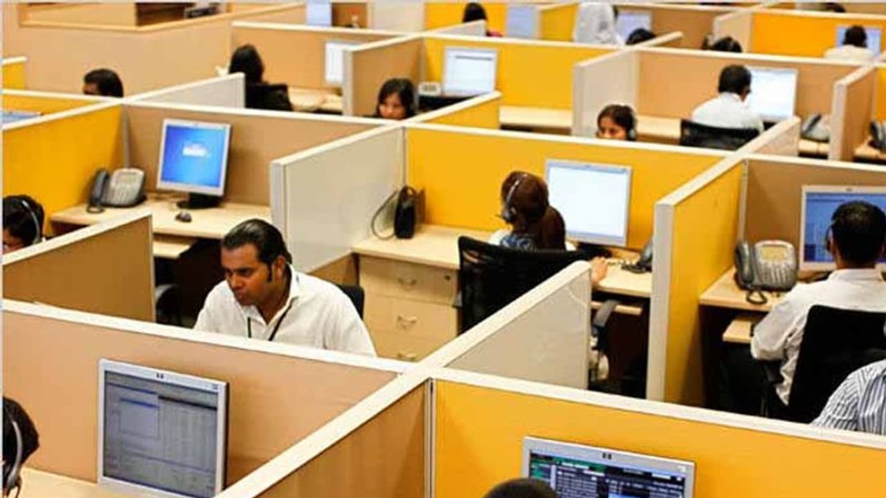 ఐటీ రంగం ఇక ‘బుల్’ పరుగులే.. ఆర్నెల్లలో కొలువుల జాతరే ఐటీ రంగం ఇక ‘బుల్’ పరుగులే.. ఆర్నెల్లలో కొలువుల జాతరే