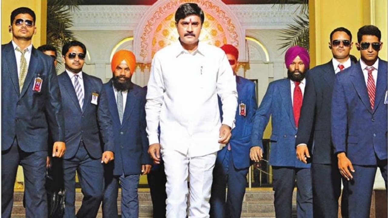 మీ ఇద్దరిలో 'తెలంగాణ దేవుడు' ఎవరు? ఈ కన్ఫూజన్ ఏంటి ? మీ ఇద్దరిలో 'తెలంగాణ దేవుడు' ఎవరు? ఈ కన్ఫూజన్ ఏంటి ?