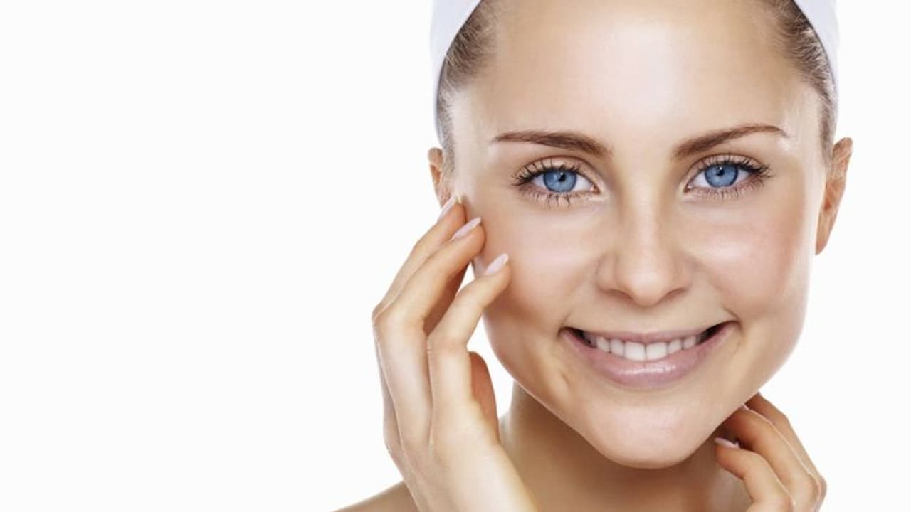 എണ്ണമയമുള്ള ചർമ്മമാണോ....? ഈ ഫേസ് പാക്കുകൾ ഉപയോ​ഗിച്ചോളൂ