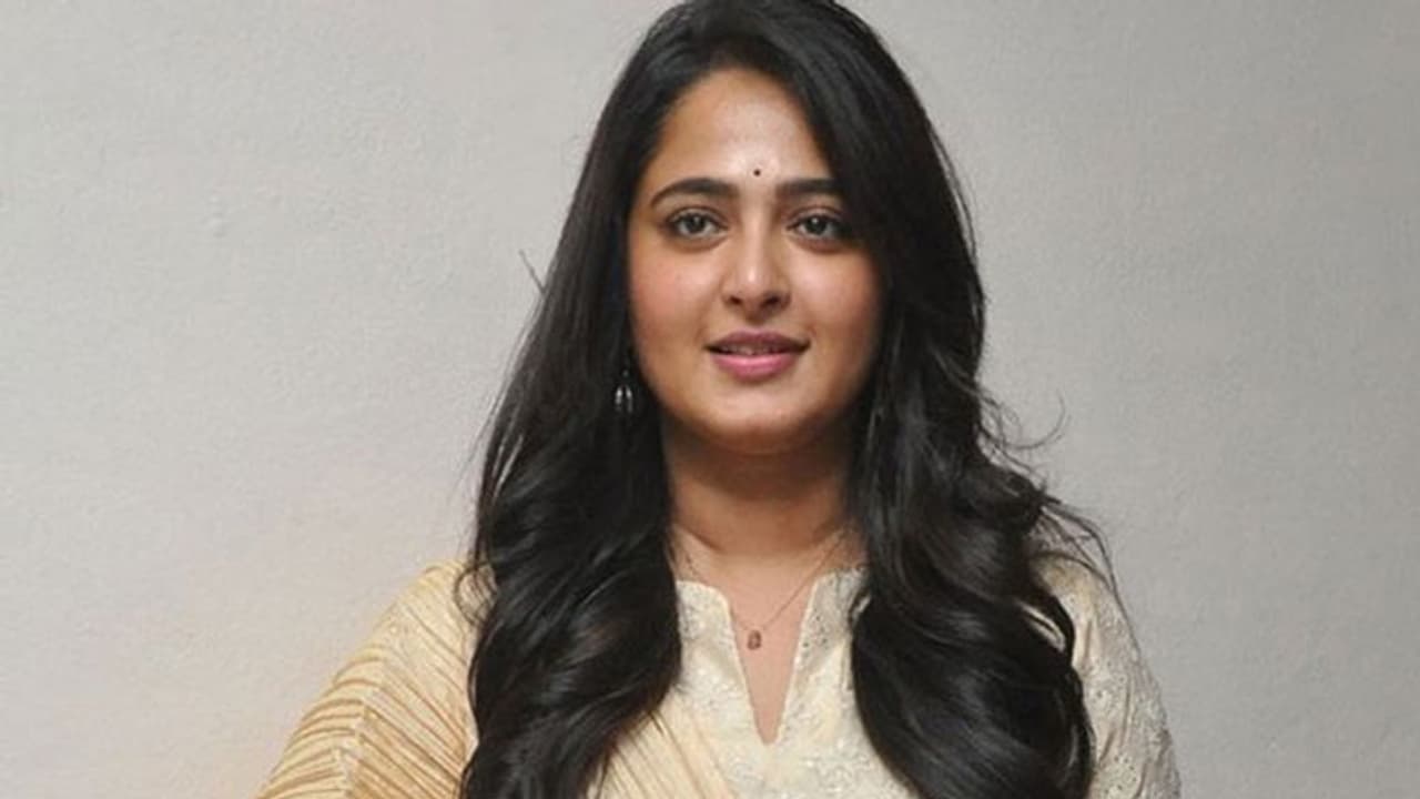 'ఆకు మెట్టె'పై అనుష్క క్లారిటీ! 'ఆకు మెట్టె'పై అనుష్క క్లారిటీ!