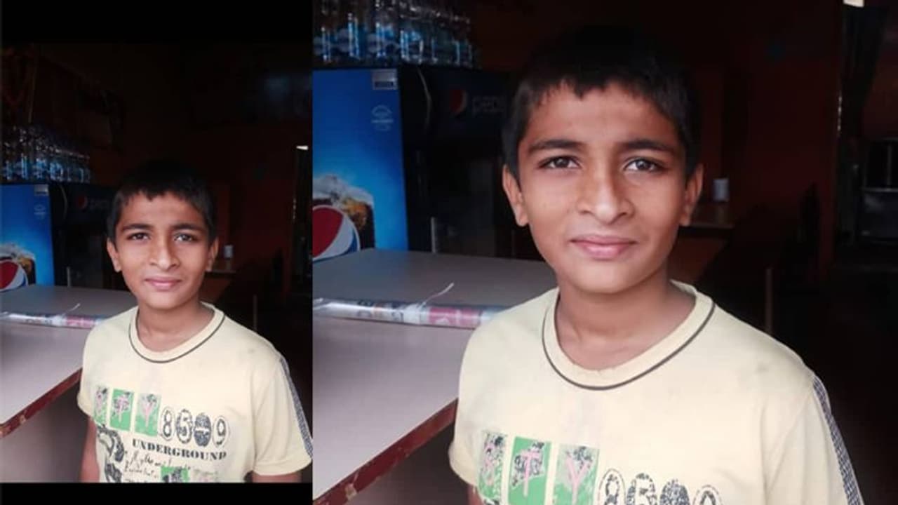 ಕಾಯಿ ತುರಿಯುವ ಯಂತ್ರಕ್ಕೆ ಸಿಲುಕಿ ಶಿವಮೊಗ್ಗ ಬಾಲಕ ಸಾವು ಕಾಯಿ ತುರಿಯುವ ಯಂತ್ರಕ್ಕೆ ಸಿಲುಕಿ ಶಿವಮೊಗ್ಗ ಬಾಲಕ ಸಾವು