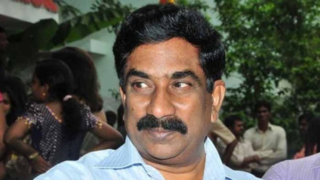 ఆంధ్రజ్యోతి ఎండీ ‘‘ఆర్కే’’పై అసభ్యకర పోస్టింగులు..వైసీపీ నేత కుమారుడు అరెస్ట్