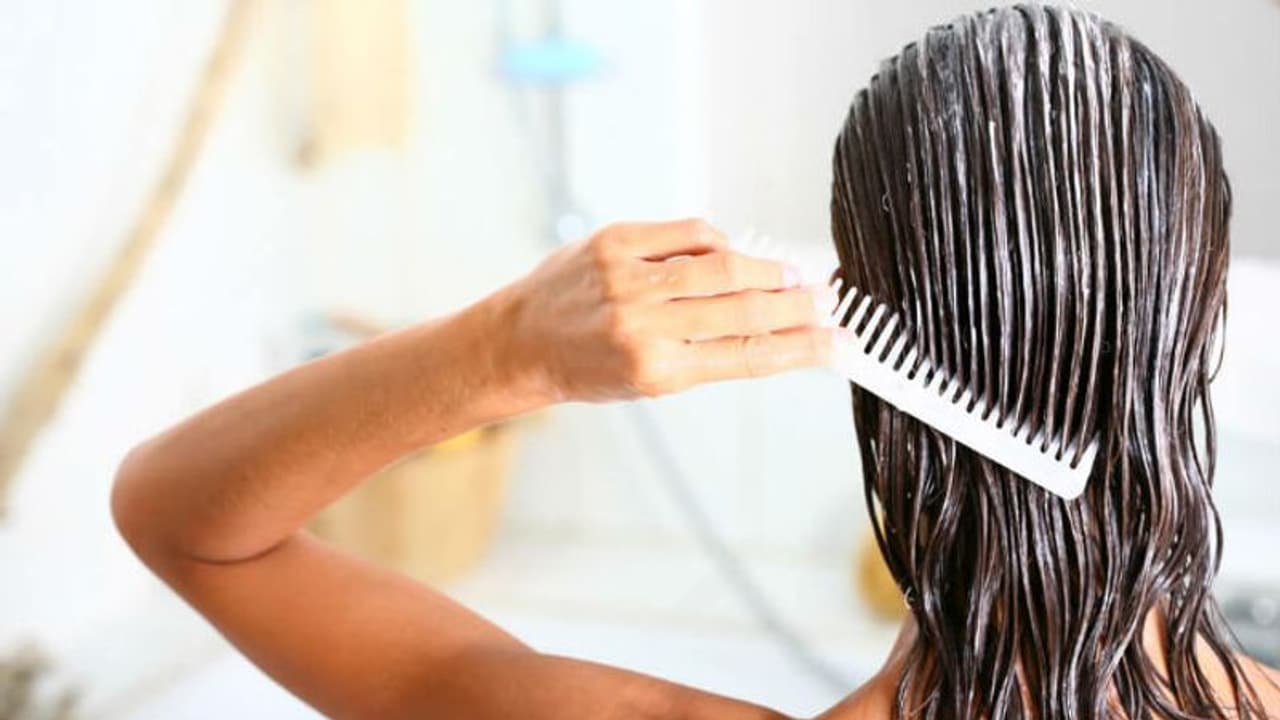 Egg Hair Packs : മുടികൊഴിച്ചിൽ കുറയ്ക്കാൻ മുട്ട കൊണ്ടുള്ള ഹെയർ പാക്കുകൾ